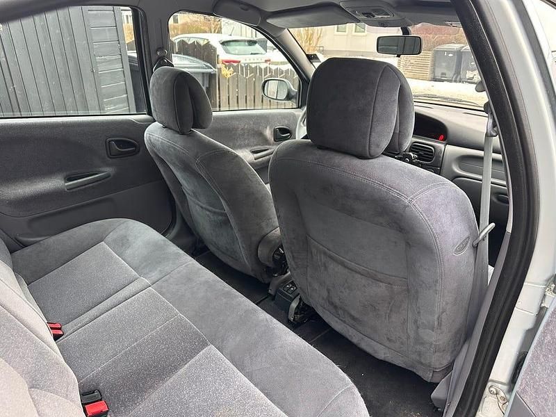 Begagnad Renault Mégane 107 HK (78 kW) 2001