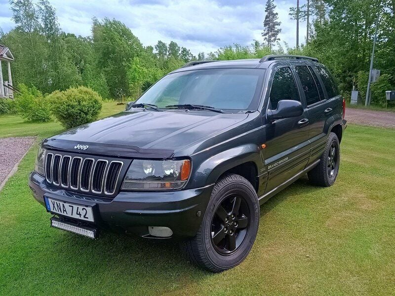 Grå Begagnad 2000 Jeep Grand Cherokee Limited SUV | 89 000 kr - Bild 1/4
