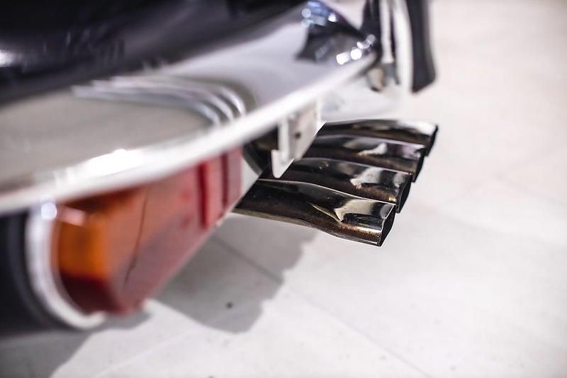 Begagnad Jaguar E-Type 276 HK (202 kW) 1971 Mörkblå Sportkupé