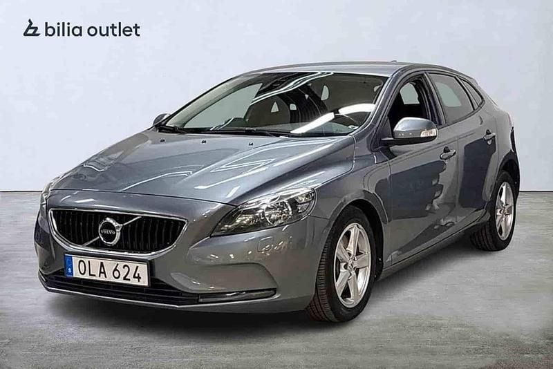 Grå Begagnad 2017 Volvo V40 Halvkombi | 149 900 kr (Bra pris) - Bild 1/1