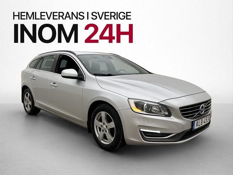 Begagnad Volvo V60 Momentum 181 HK (133 kW) 2014 Silver Kombi