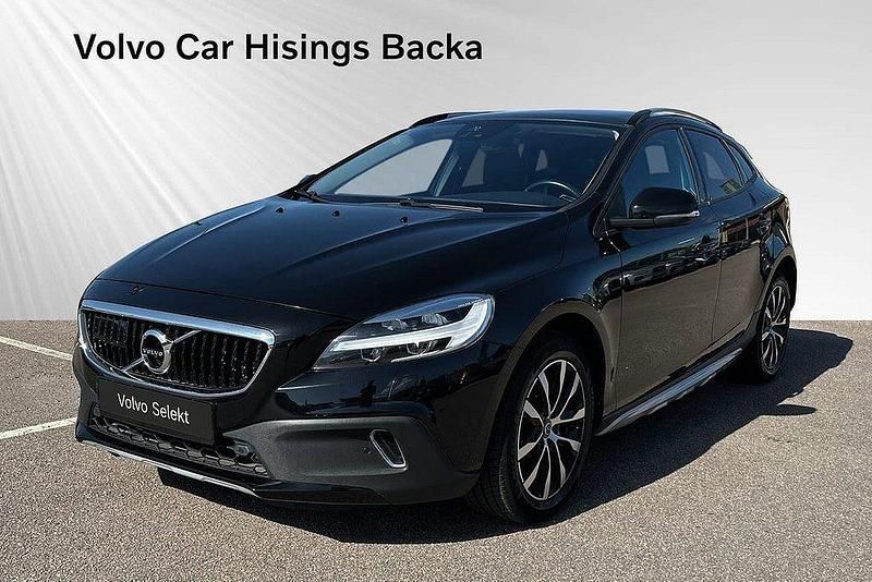 Svart Begagnad 2019 Volvo V40 CC Pro Kombi | 224 900 kr (Marknadspris) - Bild 1/3