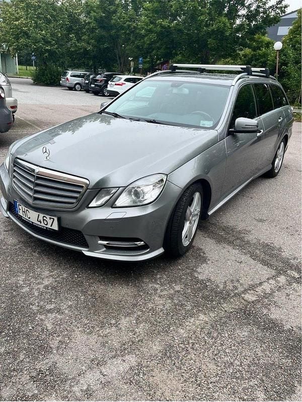 Silver Begagnad 2013 Mercedes E220 Kombi | 119 000 kr (Bra pris) - Bild 1/4