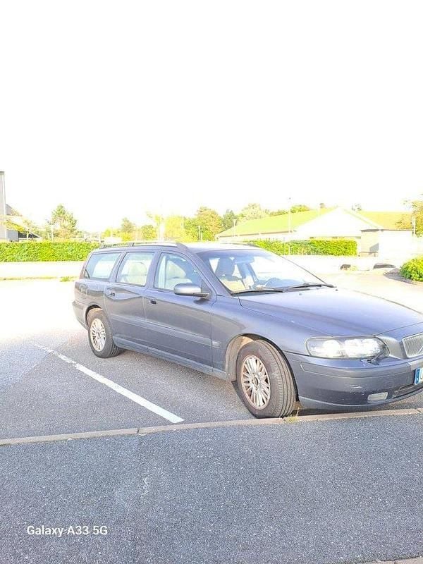 Grå Begagnad 2004 Volvo V70 Business Edition Kombi | 18 000 kr (Bra pris) - Bild 1/2