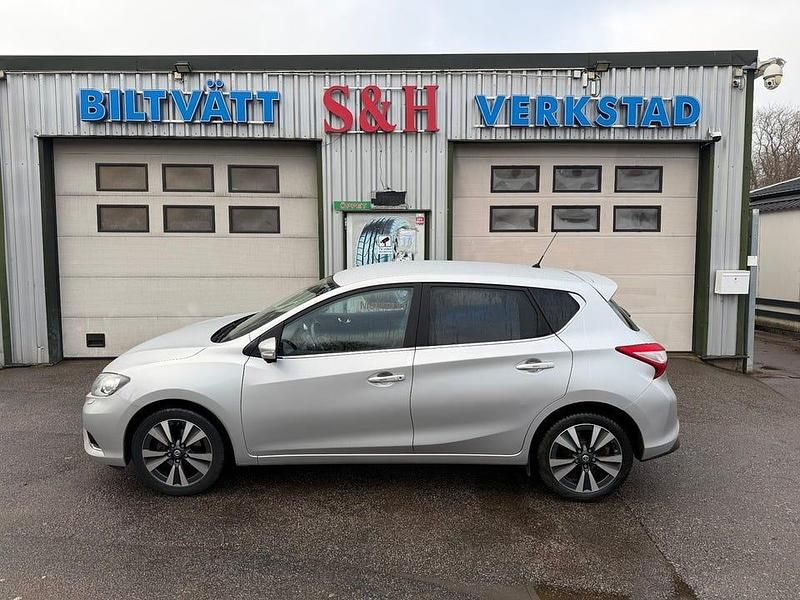 Silver Begagnad 2016 Nissan Pulsar Halvkombi | 69 800 kr (Marknadspris) - Bild 1/4