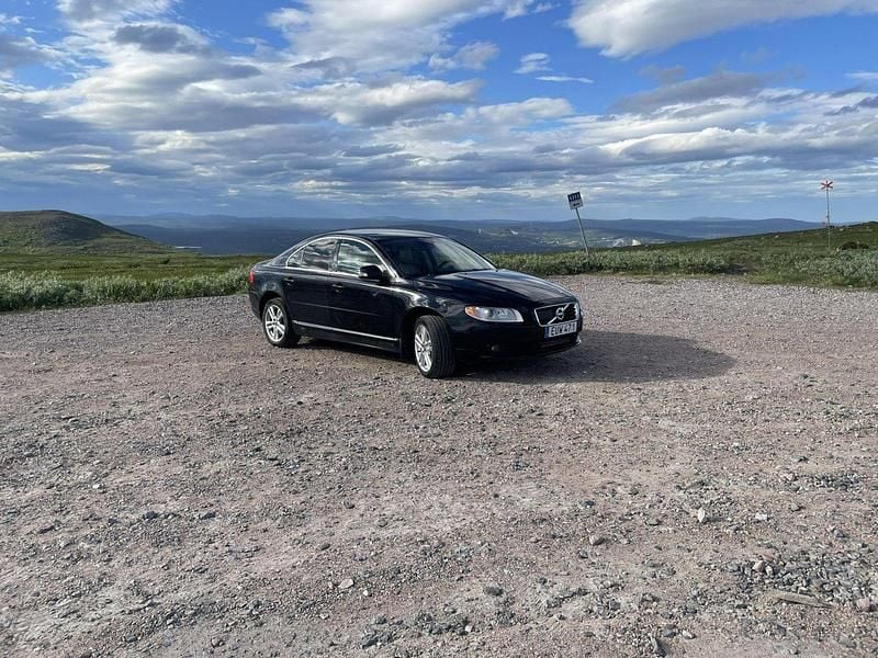 Svart Begagnad 2008 Volvo S80 Summum Sedan | 59 000 kr (Lite dyr) - Bild 1/4