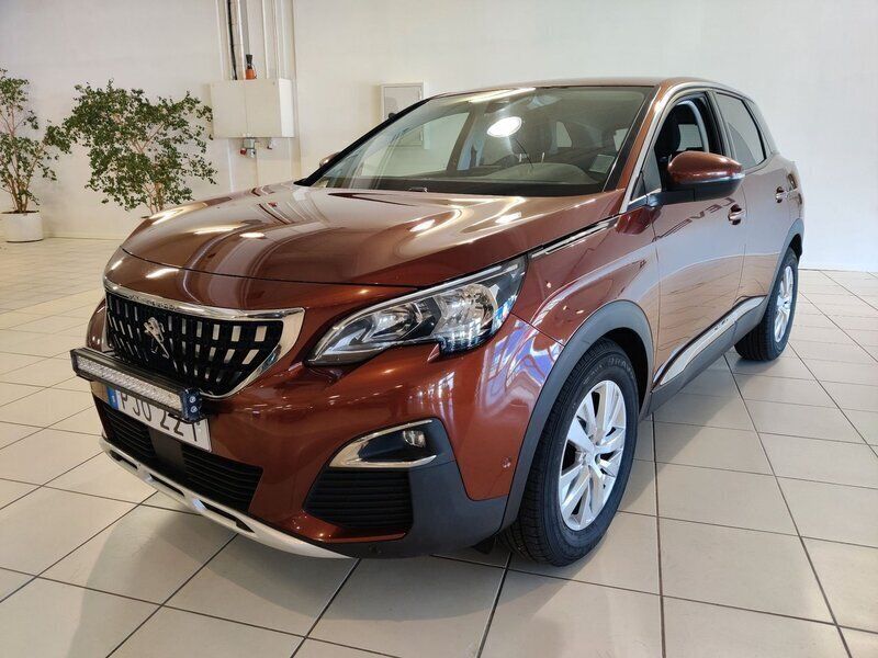 Brun Begagnad 2017 Peugeot 3008 Allure SUV | 139 500 kr (Marknadspris) - Bild 1/4