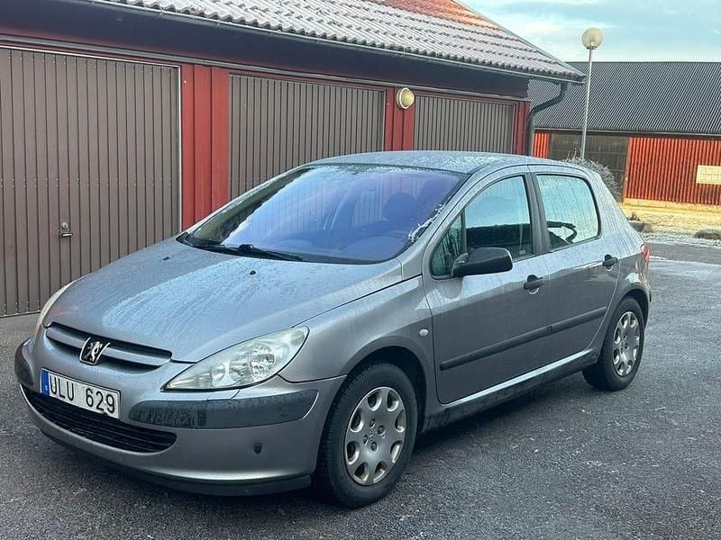 Begagnad 2004 Peugeot 307 Halvkombi | 9 900 kr (Bra pris) - Bild 1/4