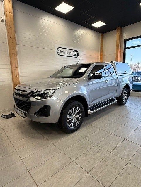 Begagnad Isuzu D-Max 163 HK (119 kW) 2024 Grå (mercury silver ) Van