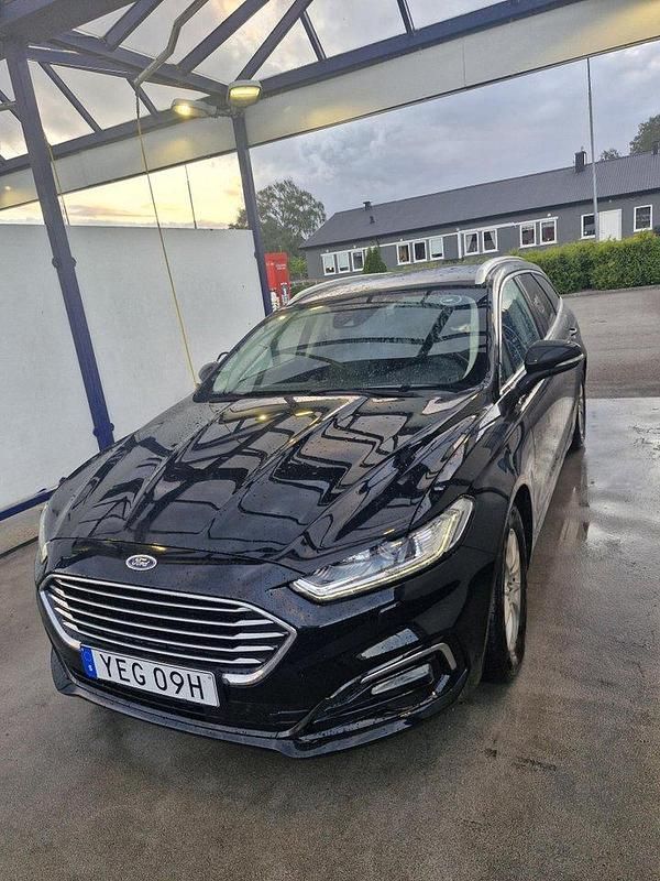 Svart Begagnad 2020 Ford Mondeo Titanium Kombi | 169 000 kr (Lite dyr) - Bild 1/4