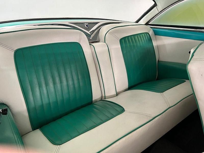 Begagnad Ford Fairlane 213 HK (156 kW) 1956 Flerfärgad Sedan