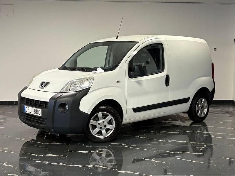 Vit Begagnad 2013 Peugeot Bipper Minibuss | 48 000 kr (Lite dyr) - Bild 1/4