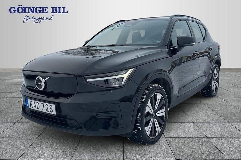 Svart Begagnad 2022 Volvo XC40 Core SUV | 319 900 kr - Bild 1/2