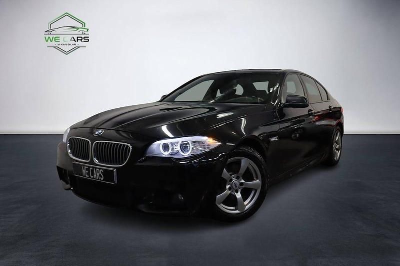 Svart Begagnad 2013 BMW 520 M Sport Sedan | 134 900 kr (Marknadspris) - Bild 1/4