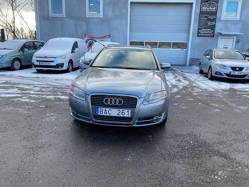 Grå Begagnad 2006 Audi A4 Comfort Kombi | 35 903 kr (Bra pris) - Bild 1/4