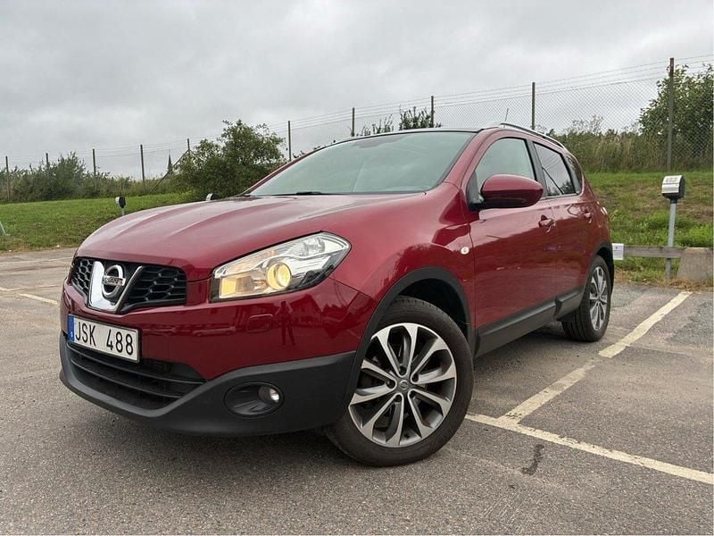 Röd Begagnad 2010 Nissan Qashqai SUV | 89 700 kr (Marknadspris) - Bild 1/4