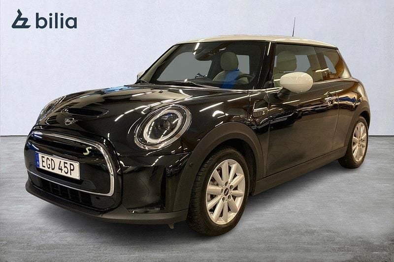 Svart Begagnad 2023 Mini Cooper SE Premium Plus Halvkombi | 239 000 kr (Marknadspris) - Bild 1/4