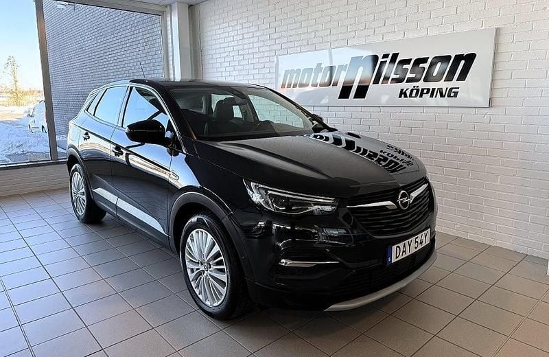 Grå Begagnad 2019 Opel Grandland X Dynamic SUV | 189 500 kr (Marknadspris) - Bild 1/4