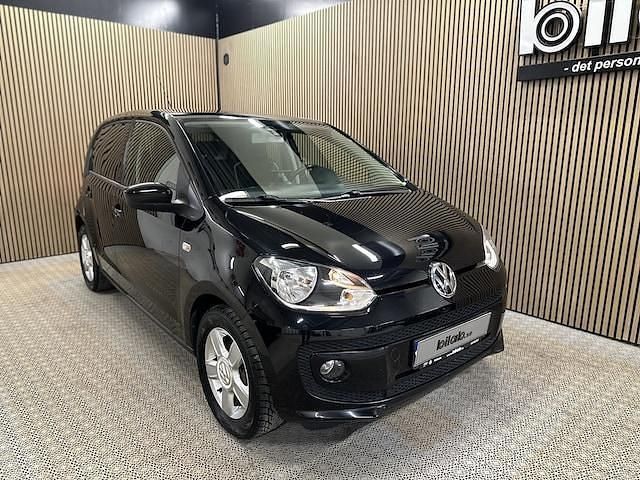 Svart Begagnad 2013 VW up! Highline Halvkombi | 109 000 kr (Dyr) - Bild 1/4