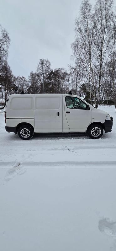 Begagnad Toyota HiAce 117 HK (86 kW) 2011 Van