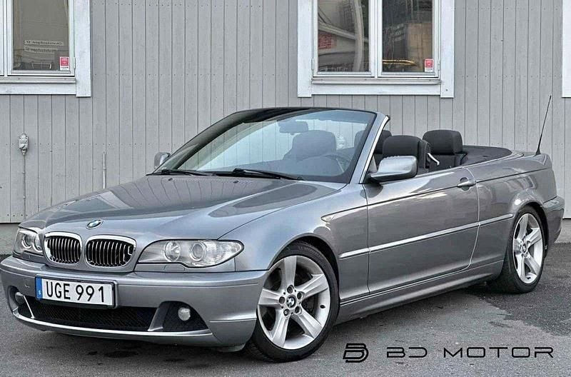Ljusgrå (grå) Begagnad 2003 BMW 330 Cabriolet Cab | 149 900 kr (Lite dyr) - Bild 1/4