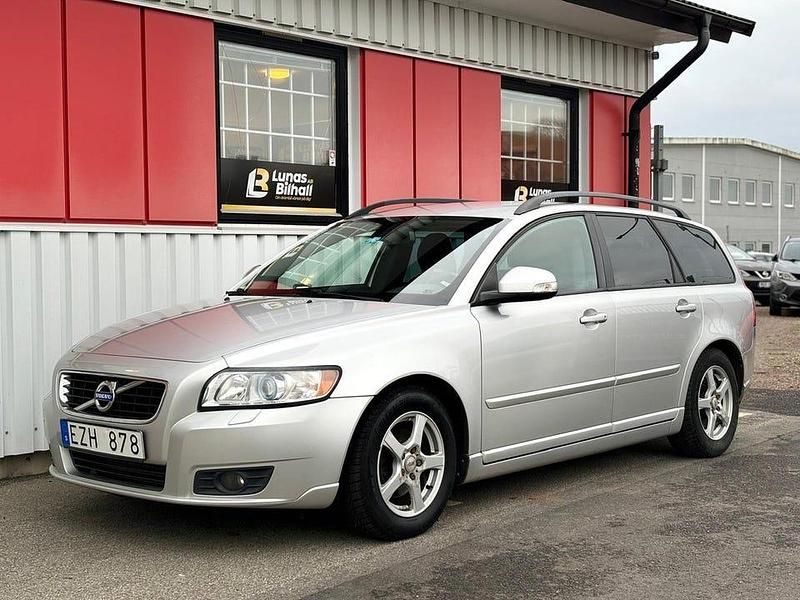 Begagnad Volvo V50 Momentum 116 HK (85 kW) 2011 Grå Kombi