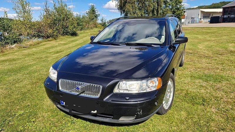 Svart Begagnad 2006 Volvo V70 Kombi | 15 000 kr (Bra pris) - Bild 1/4