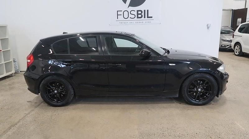 Begagnad BMW 118 Advantage 143 HK (105 kW) 2008 Svart Halvkombi