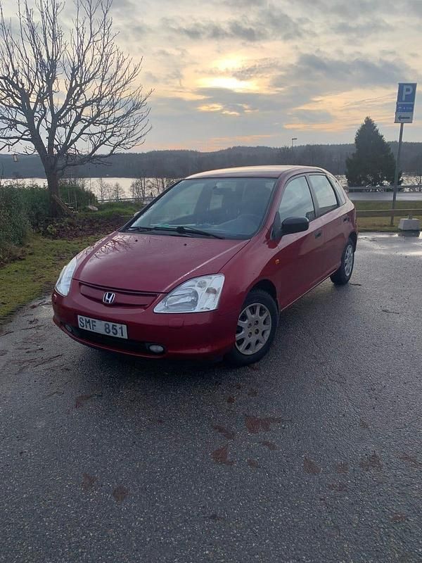 Begagnad 2001 Honda Civic Halvkombi | 24 000 kr (Marknadspris) - Bild 1/4