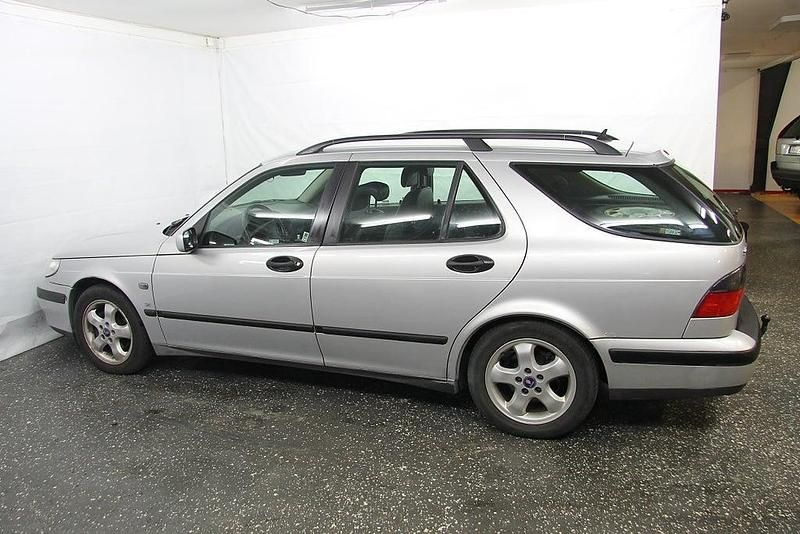 Begagnad Saab 9-5 150 HK (110 kW) 2000 Ljusgrå Kombi