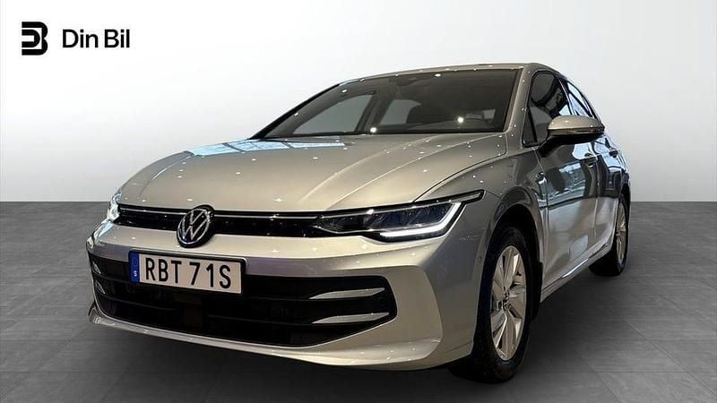 Silver Begagnad 2025 VW Golf VIII Life Kombi | 309 900 kr (Marknadspris) - Bild 1/4