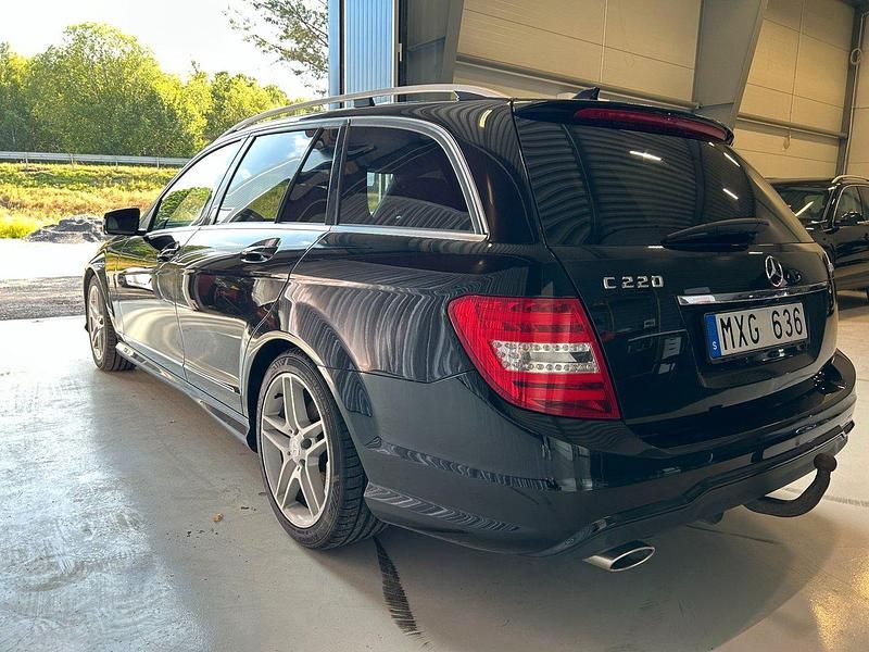 Svart Begagnad 2012 Mercedes C220 AMG Kombi | 129 900 kr (Lite dyr) - Bild 1/4