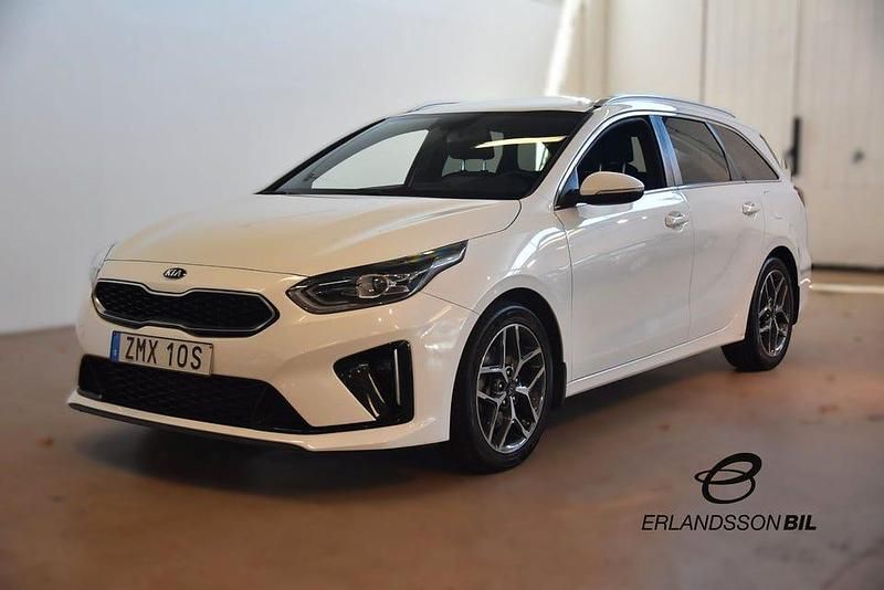 Vit Begagnad 2019 Kia Ceed Sportswagon GT-Line Kombi | 189 900 kr (Marknadspris) - Bild 1/4