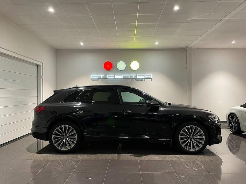Begagnad Audi e-tron S-Line 230 kW (313 HK) 2020 Svart SUV