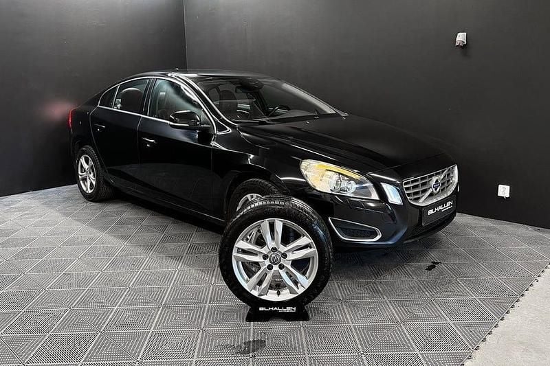 Begagnad Volvo S60 Summum 163 HK (119 kW) 2010 Svart Sedan
