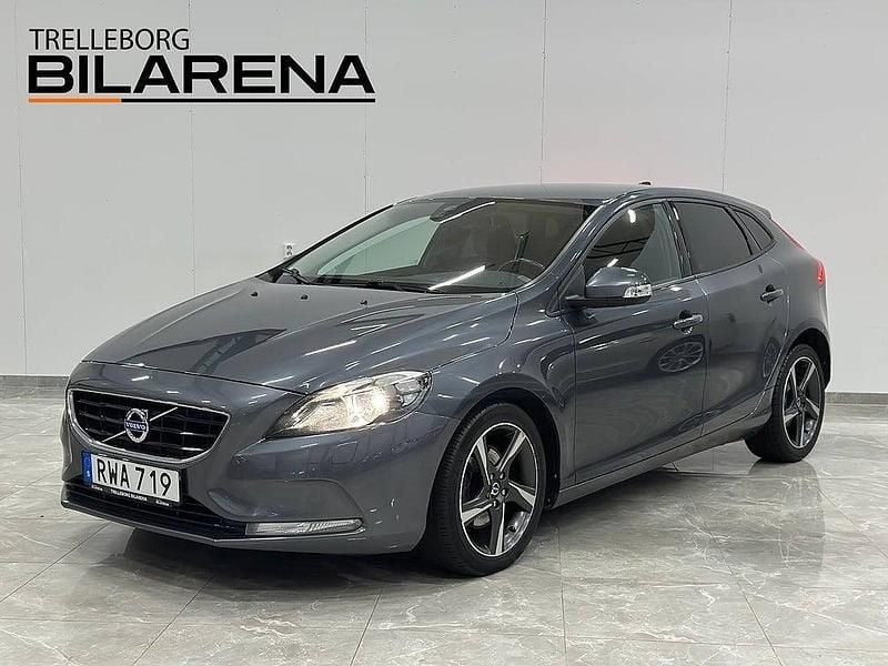 Begagnad Volvo V40 Kinetic 114 HK (83 kW) 2014 Grå Halvkombi