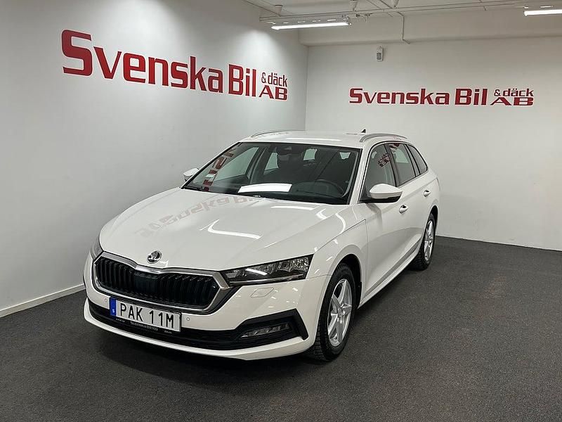 Begagnad Skoda Octavia Ambition 110 HK (80 kW) 2023 Vit Kombi