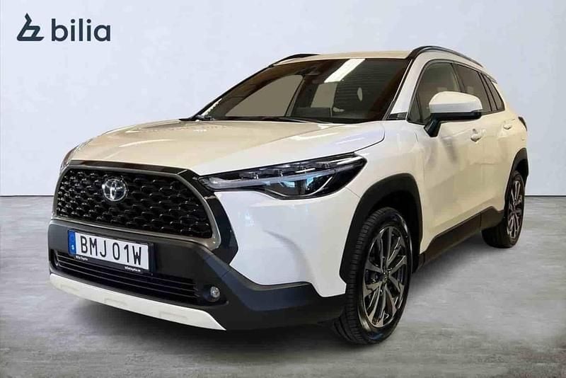 Vit Begagnad 2023 Toyota Corolla Cross SUV | 369 000 kr - Bild 1/1