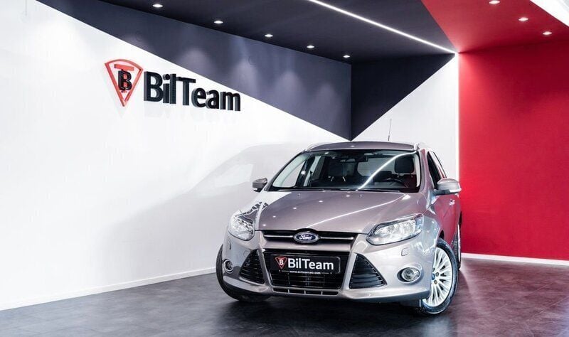 Brun Begagnad 2013 Ford Focus Titanium Kombi | 89 900 kr - Bild 1/4