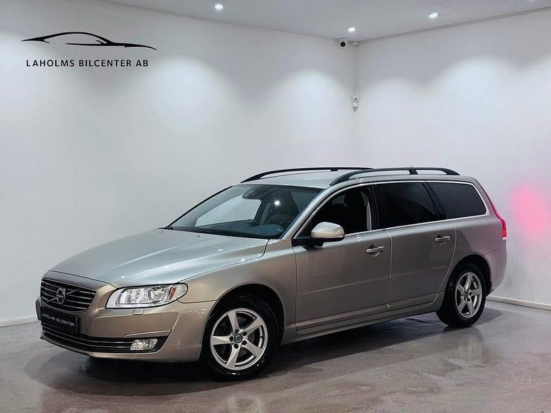 Begagnad Volvo V70 Momentum 150 HK (110 kW) 2016 Brun Kombi