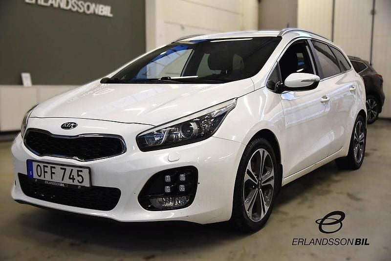 Vit Begagnad 2016 Kia Ceed Sportswagon GT-Line Kombi | 109 900 kr (Bra pris) - Bild 1/4