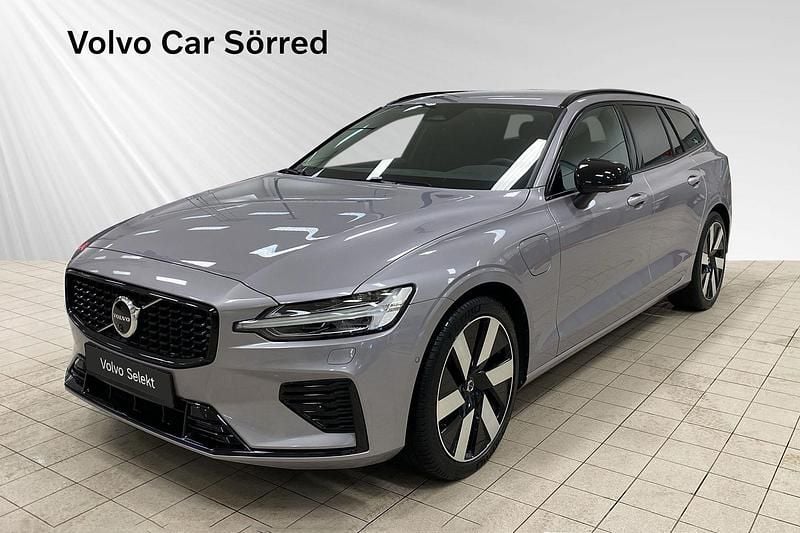 Begagnad Volvo V60 350 HK (257 kW) 2025 Silver Kombi