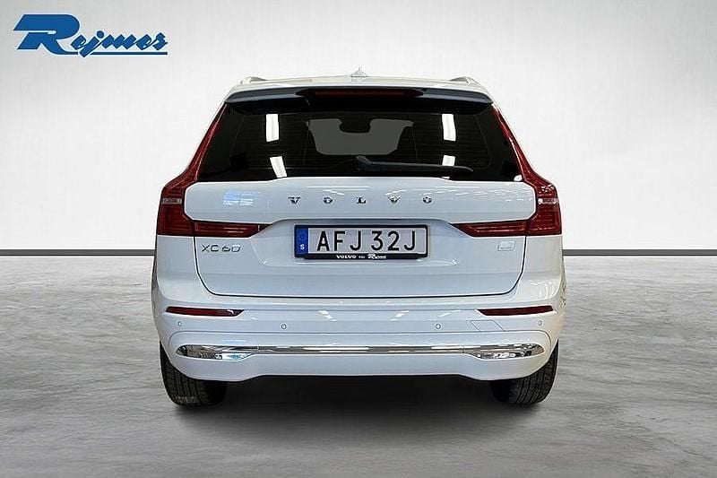 Begagnad Volvo XC60 253 HK (186 kW) 2022 Ice vit SUV