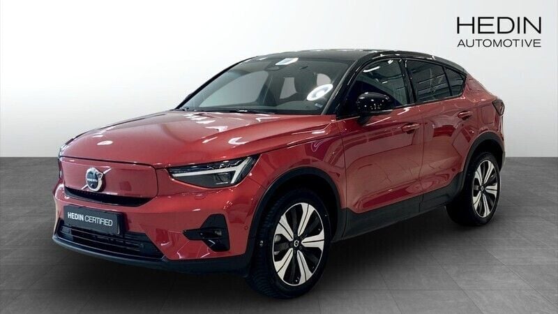 Röd (red) Begagnad 2022 Volvo C40 SUV | 409 900 kr - Bild 1/4