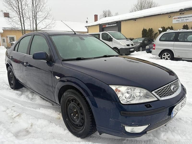 Blå Begagnad 2006 Ford Mondeo Titanium Halvkombi | 29 900 kr (Marknadspris) - Bild 1/4