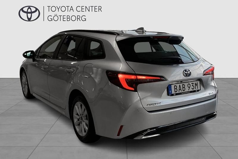 Begagnad Toyota Corolla Active 141 HK (103 kW) 2024 Silver Kombi