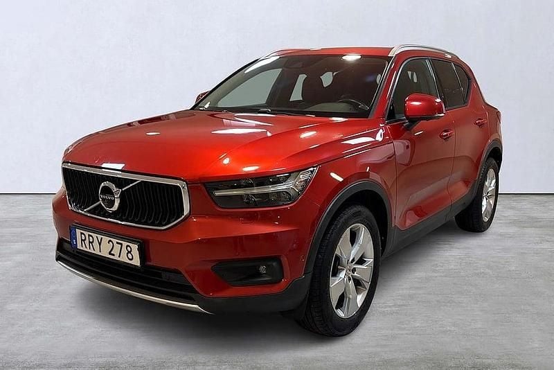 Röd Begagnad 2018 Volvo XC40 Momentum SUV | 289 900 kr (Marknadspris) - Bild 1/4