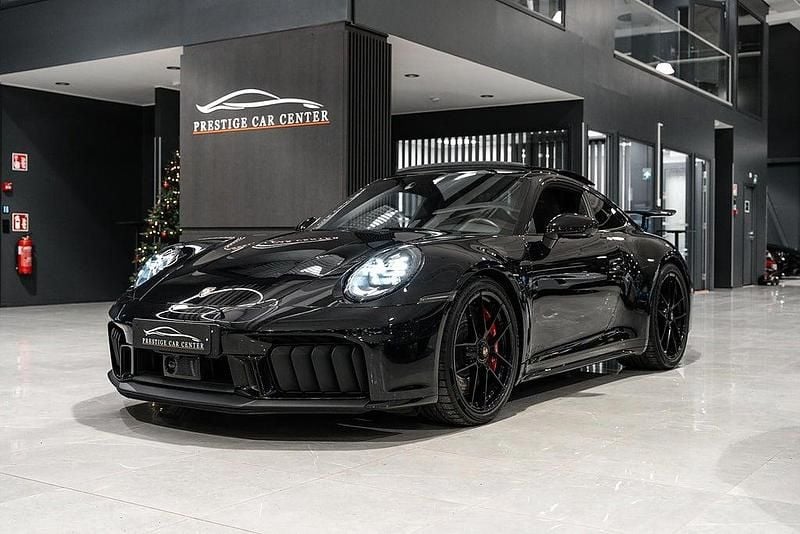 Begagnad Porsche 911 541 HK (397 kW) 2025 Svart