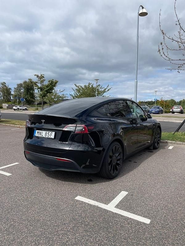 Begagnad Tesla Model Y Performance 392 kW (534 HK) 2022 SUV