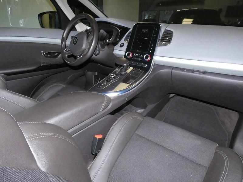 Begagnad Renault Espace 160 HK (117 kW) 2015 Vit Minibuss